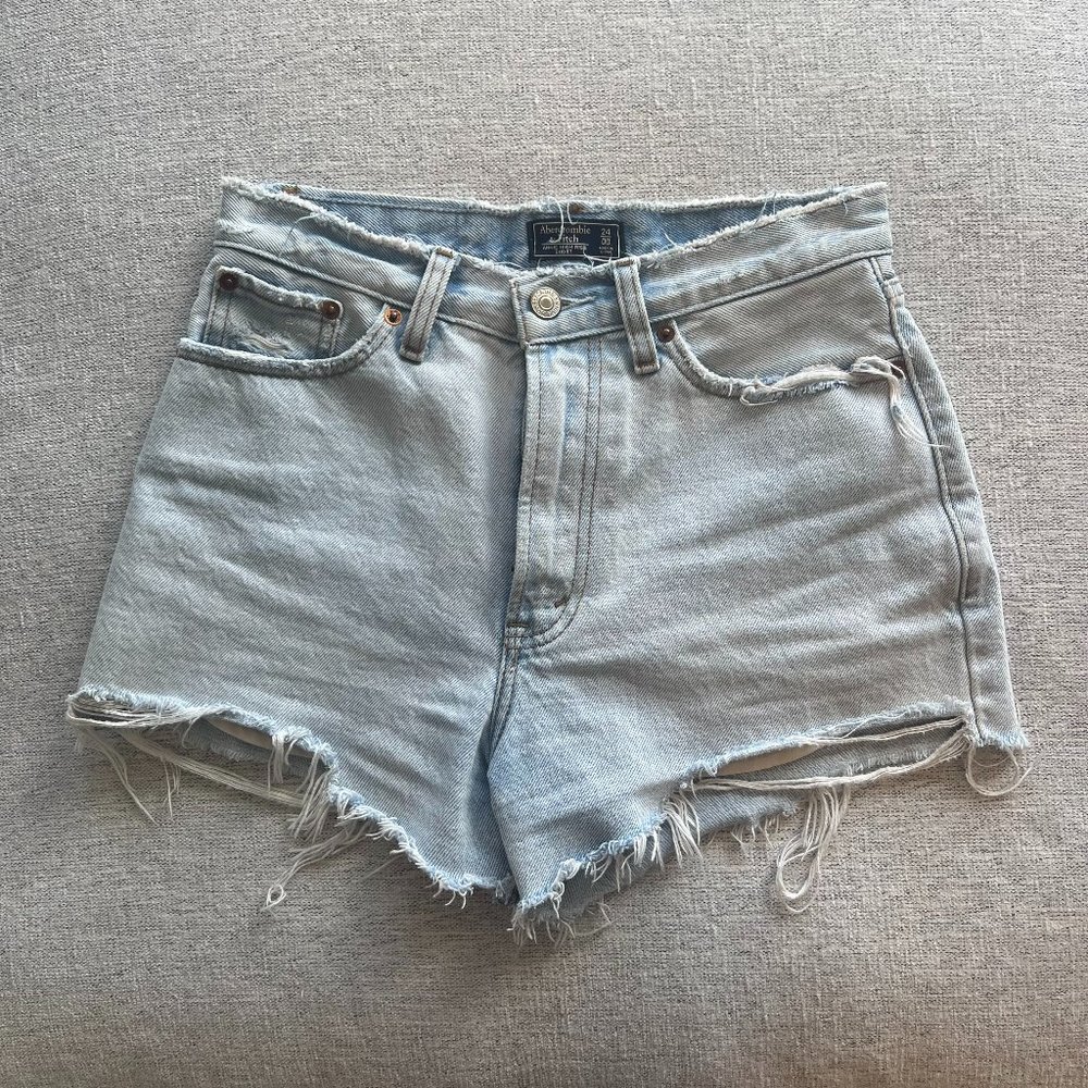 A&F | Annie High-Rise Shorts | Light Wash | Size 24 (00)